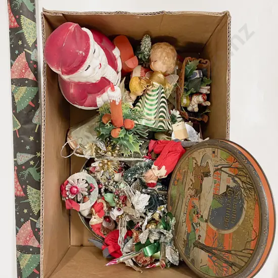 Quantity of Assorted Christmas Decorations