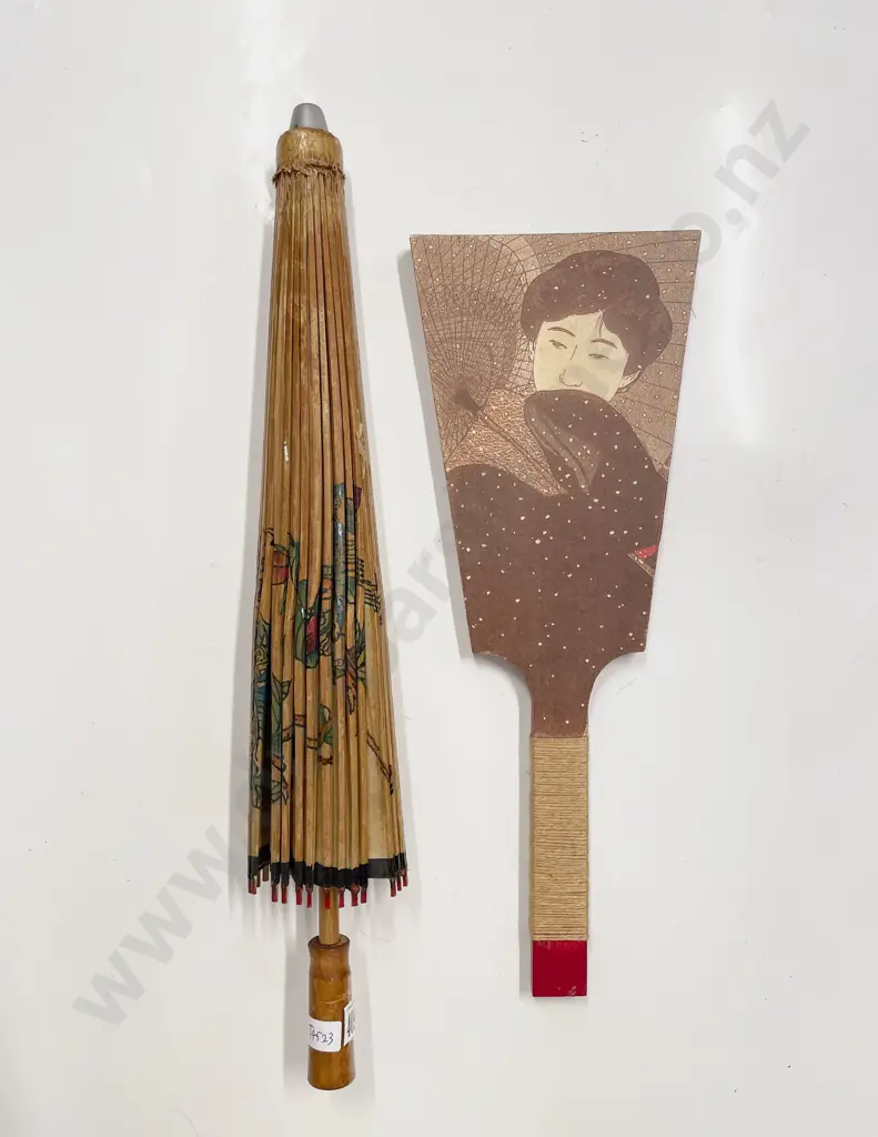 Decorative Parasol & Wall Hanging Image 1++