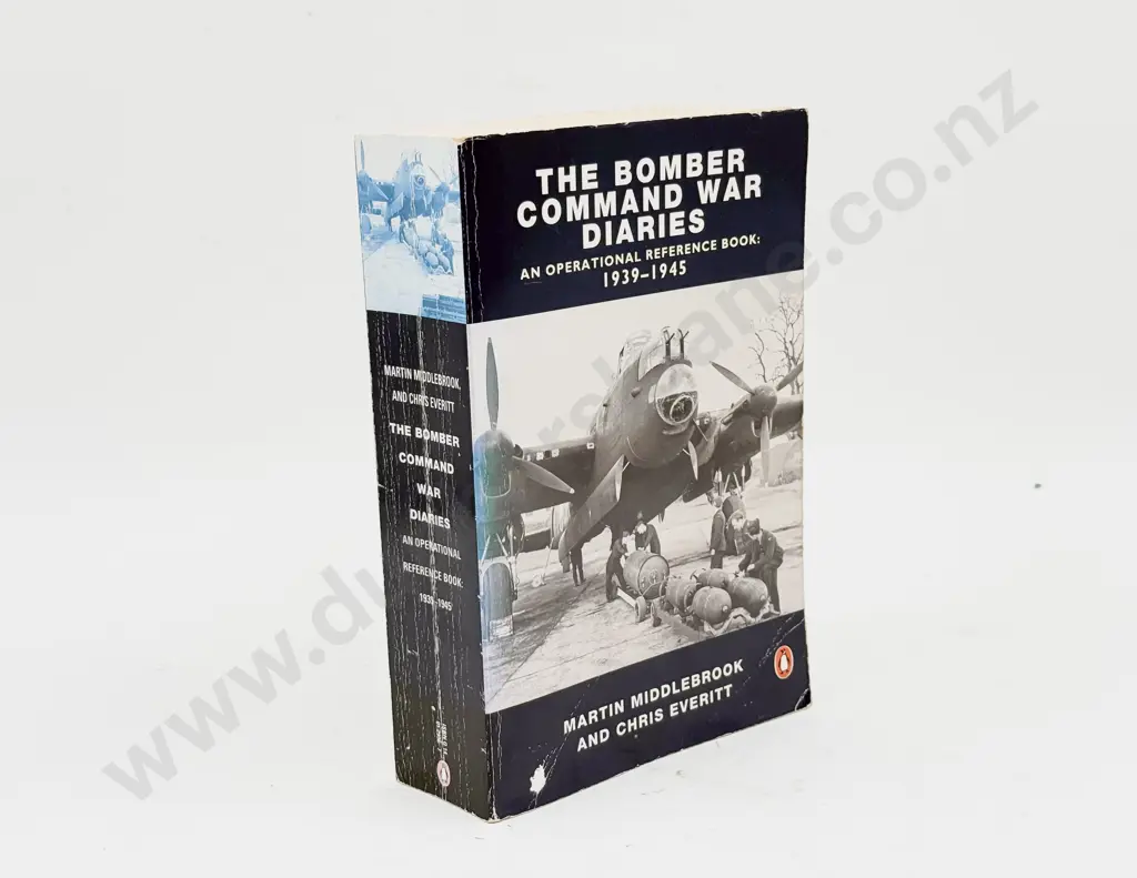 The Bomber War Diaries: An Operational Reference Book - Martin Middlebrook & Chris Everitt Image 1++