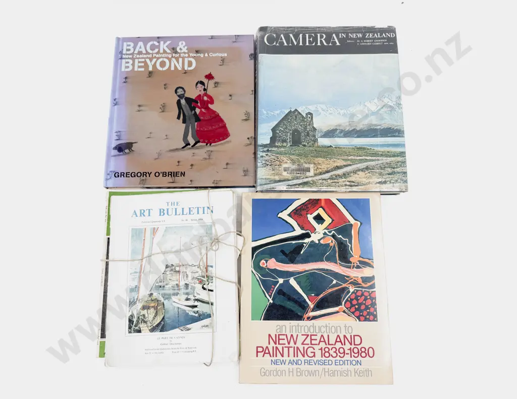 Quantity of Assorted Art Bulletin Journals & Art Reference Image 1++