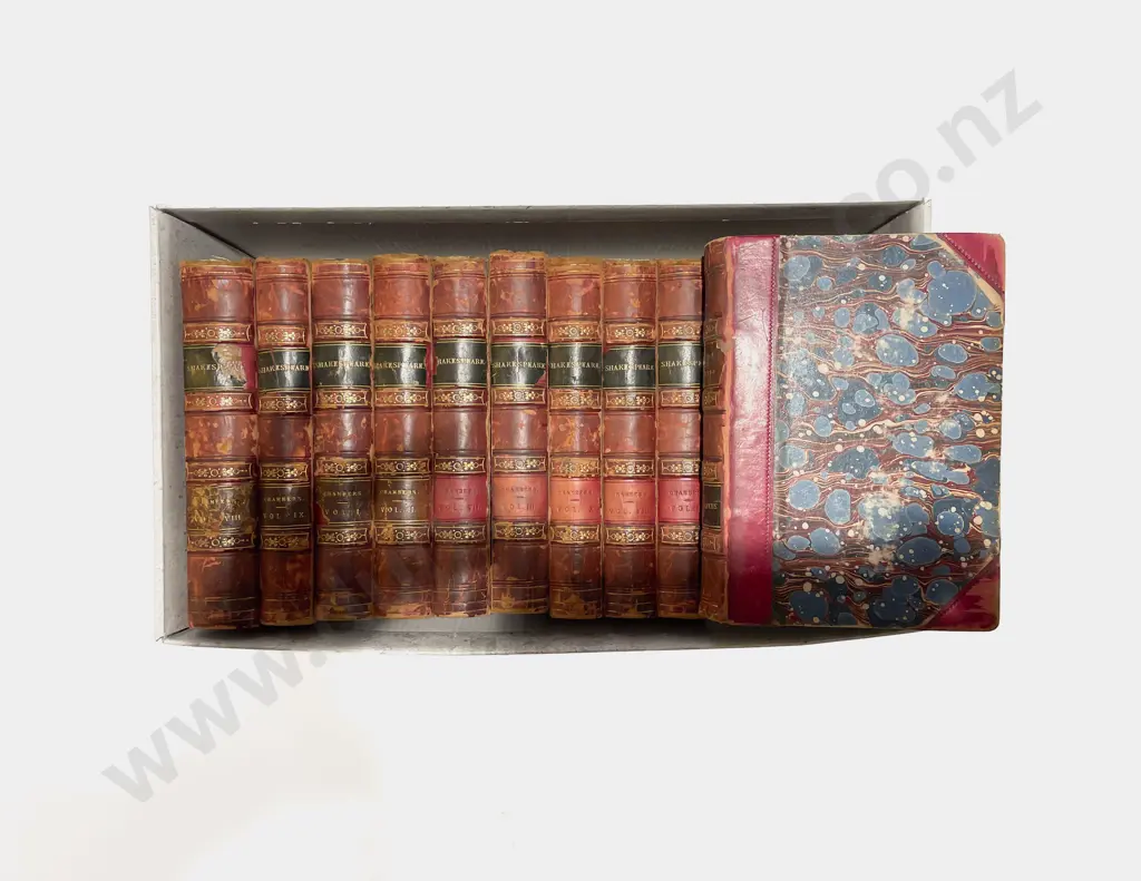 Set Of 10 Leather Bound Shakespeare Volumes Image 1++