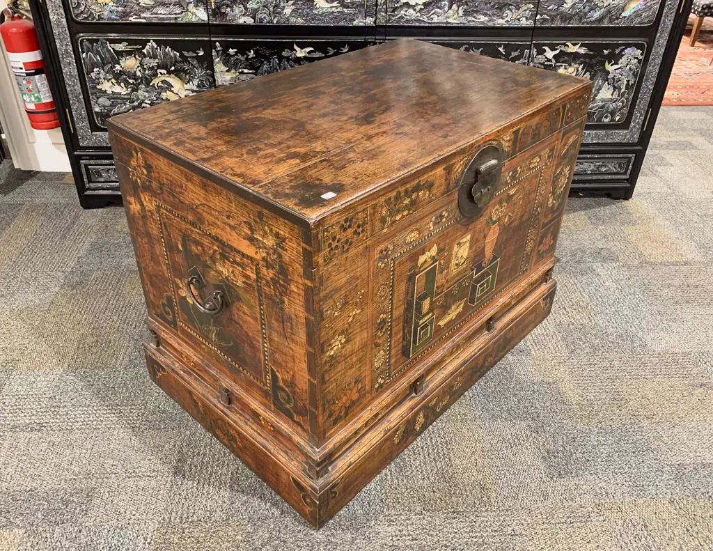 An Attractive Large Chinese Painted Wooden Chest Image 1++