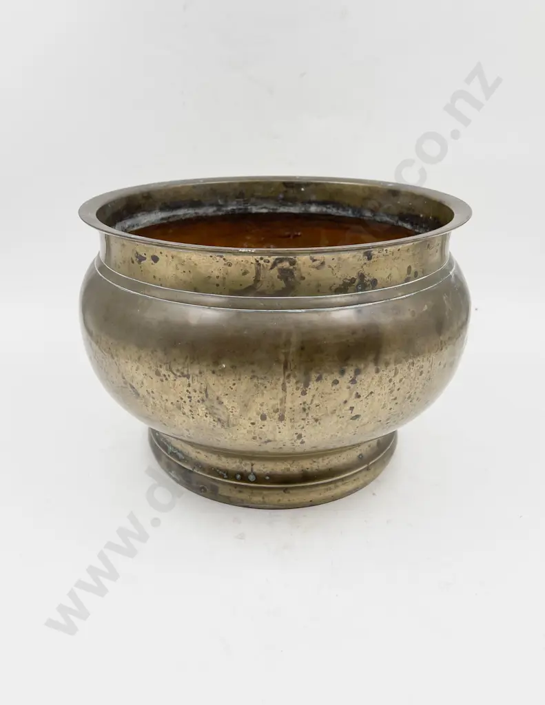 Brass Jardinière Image 1++