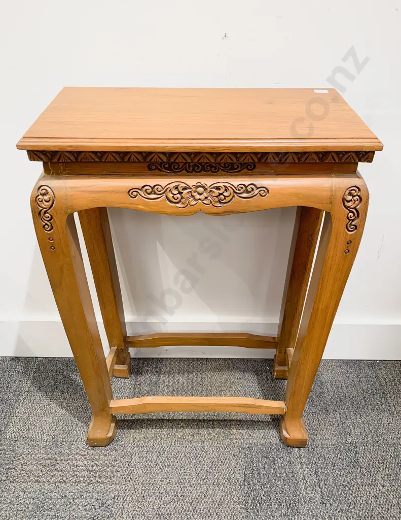 Chinese Jardiniere Table Image 1++