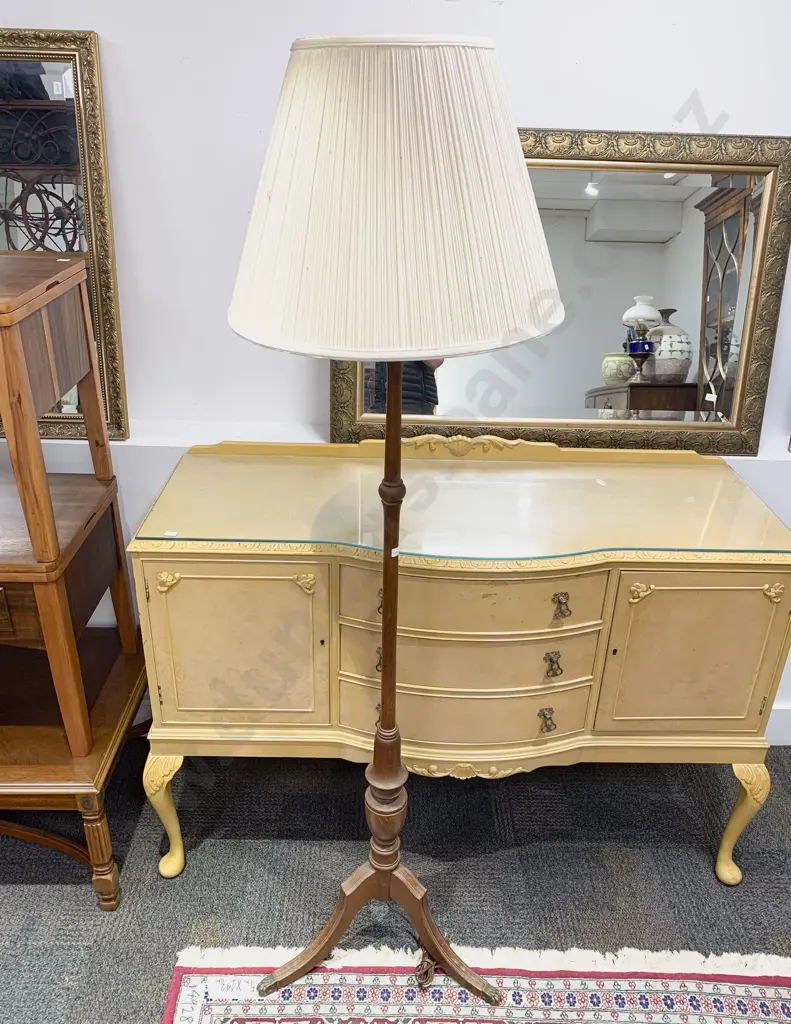 Tripod Based Standard Lamp Image 1++