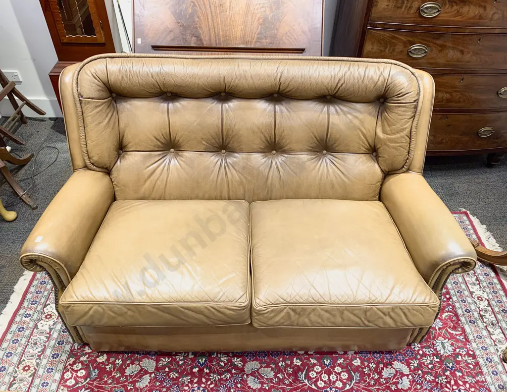 Three Piece Button Back Lounge Suite Image 1++