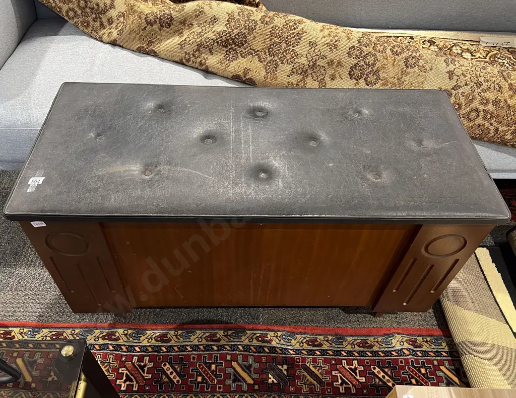 Button Seated Ottoman Image 1++