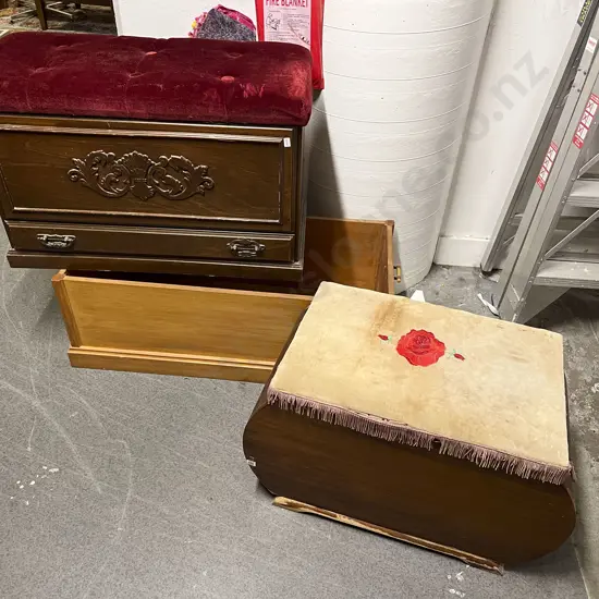 Ottoman with Two Blanket Boxes