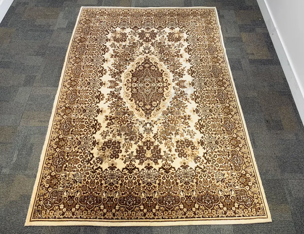Large Woolen Persian Style Floor Rug Image 1++