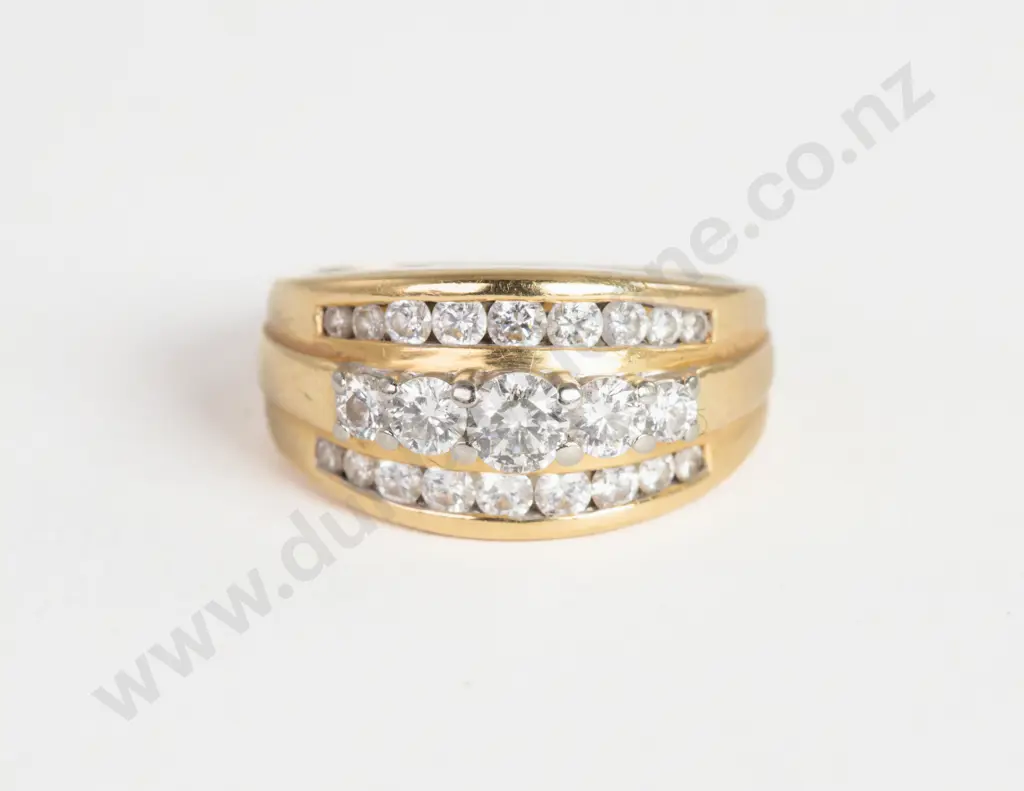 18ct 23Stone Diamond Band Ring Image 1++