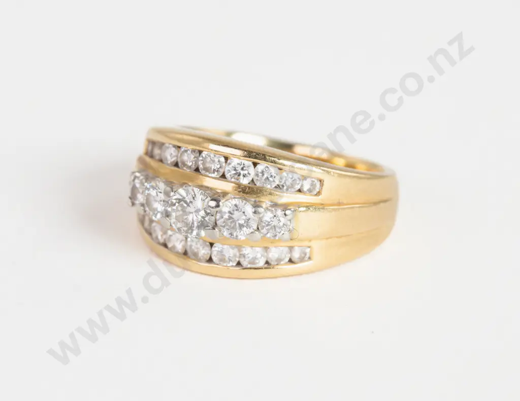 18ct 23Stone Diamond Band Ring Image 1++