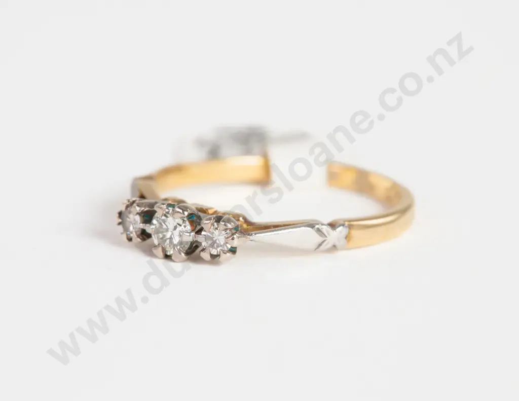 18ct Three Stone Diamond Ring Image 1++