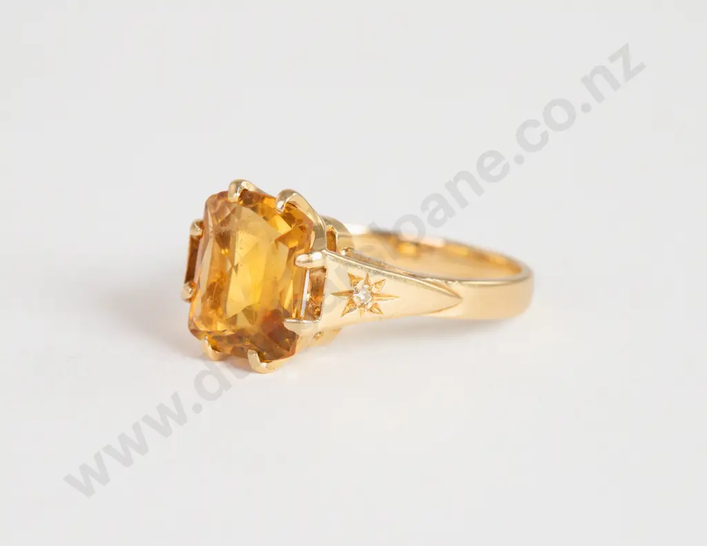 18ct Single Stone Citrine Dress Ring Image 1++