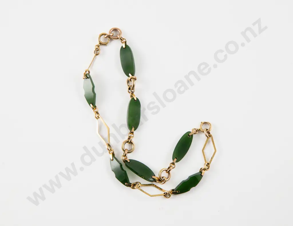 9ct Mounted Greenstone Necklace Image 1++