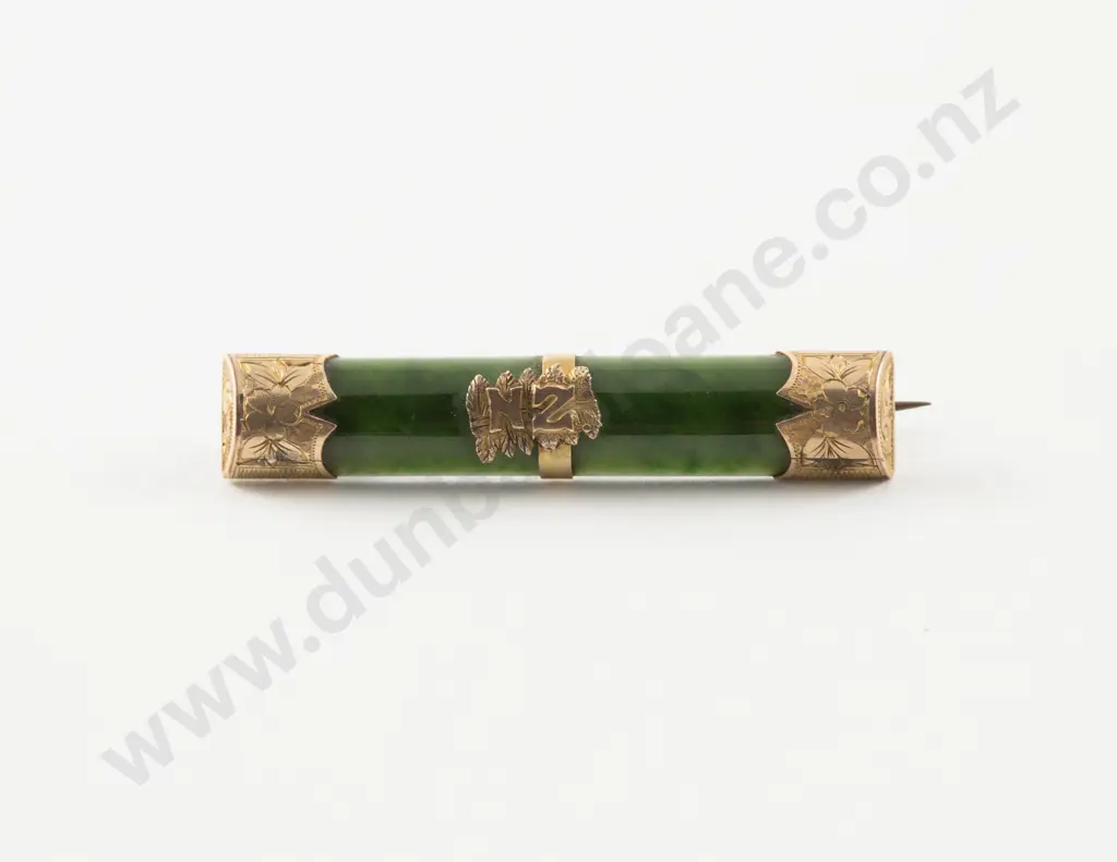 9ct Gold Mounted 'NZ' Greenstone Bar Brooch Image 1++