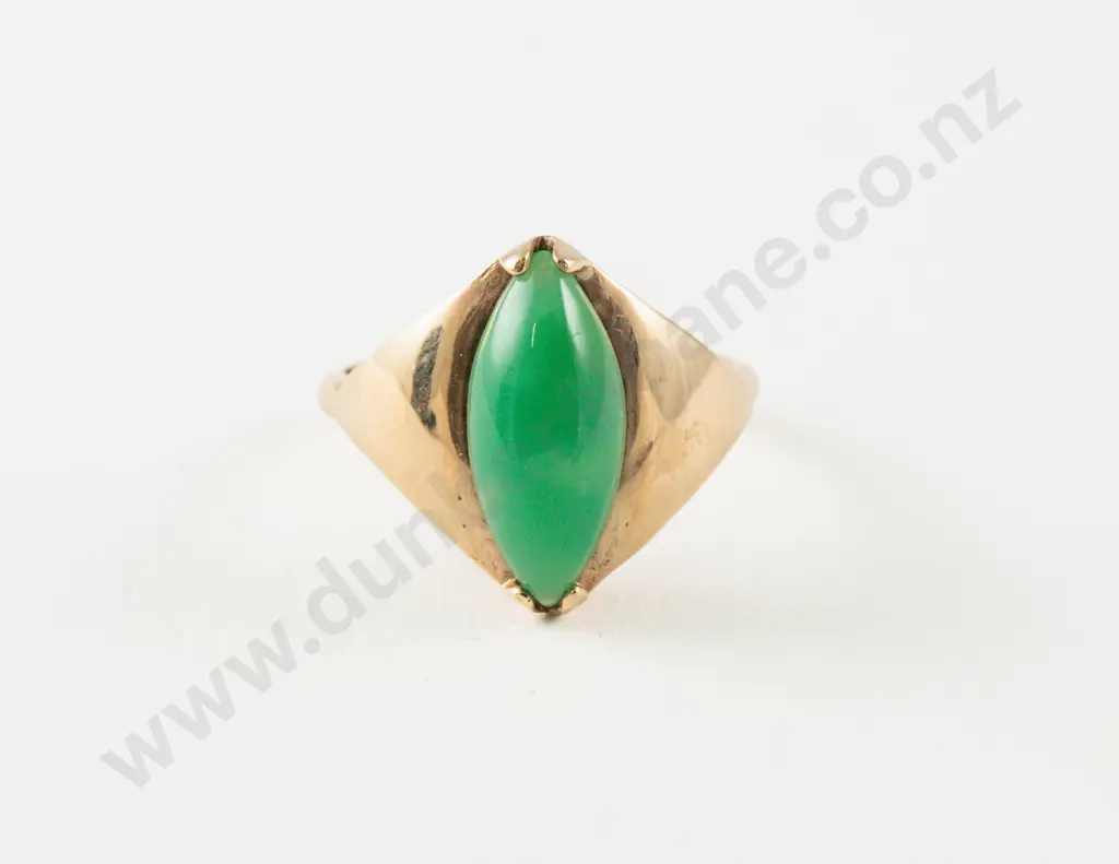 9ct Single Apple Green Jade Panel Ring Image 1++