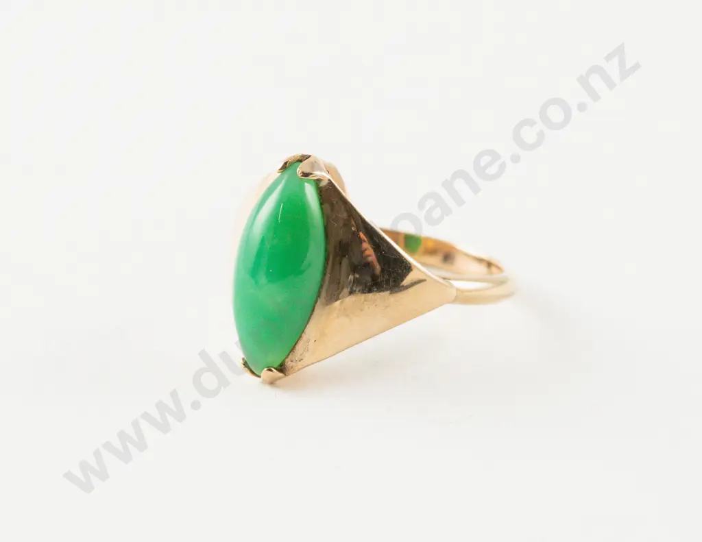 9ct Single Apple Green Jade Panel Ring Image 1++