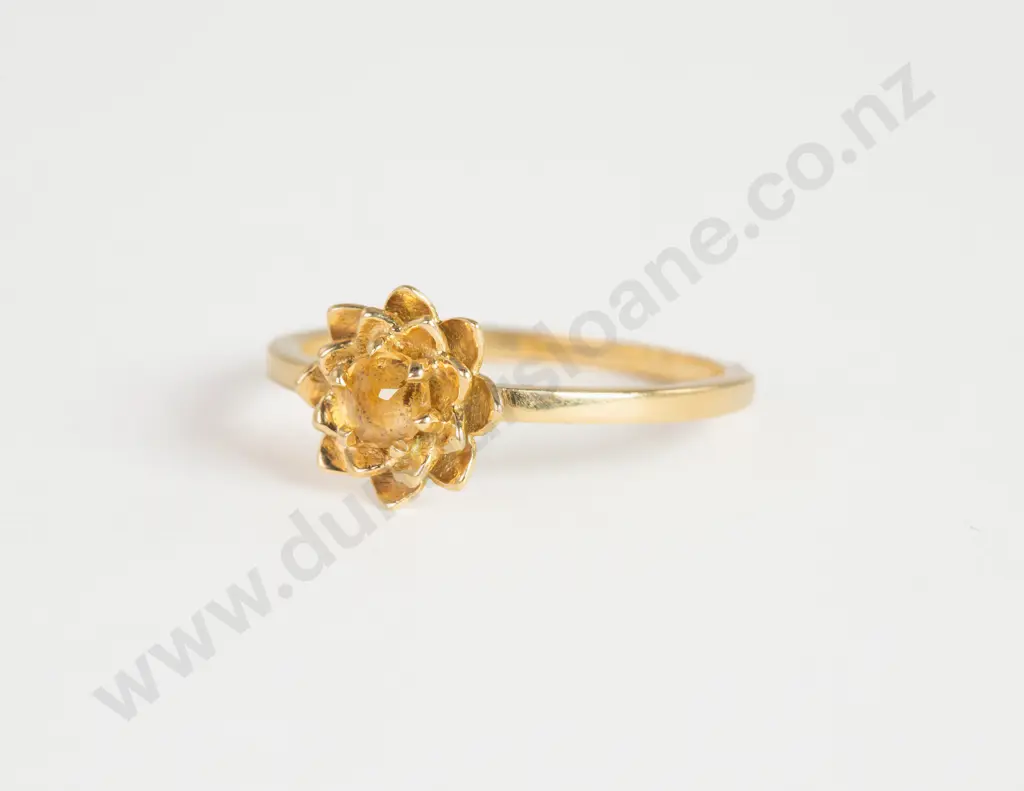18ct Single Citrine Modern Dress Ring Image 1++