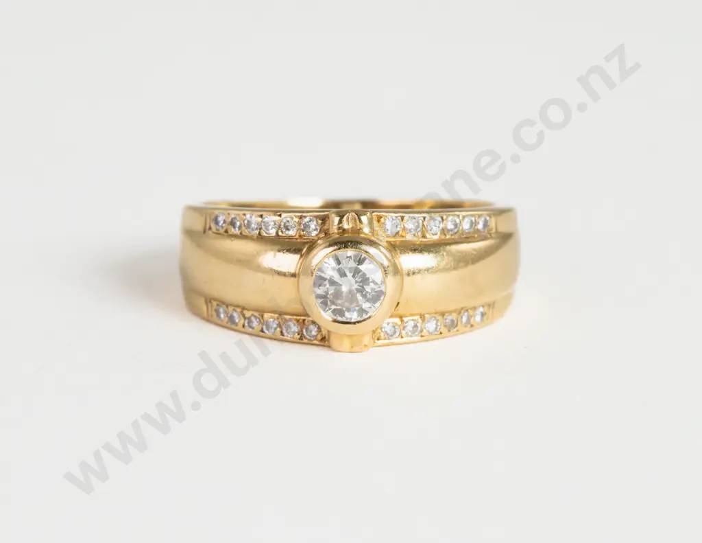 18ct 25Stone Diamond Band Ring Image 1++
