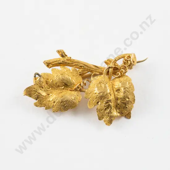 Vintage 15ct Gold Leaf Brooch