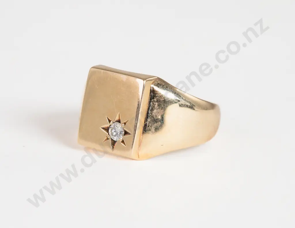 9ct Solitaire Diamond Gents Signet Ring Image 1++