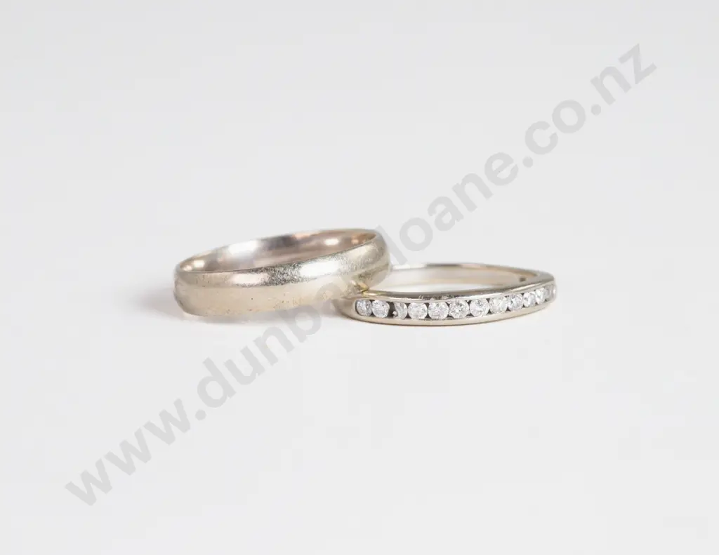 10ct White Gold Twelve Stone Diamond Band Ring Image 1++