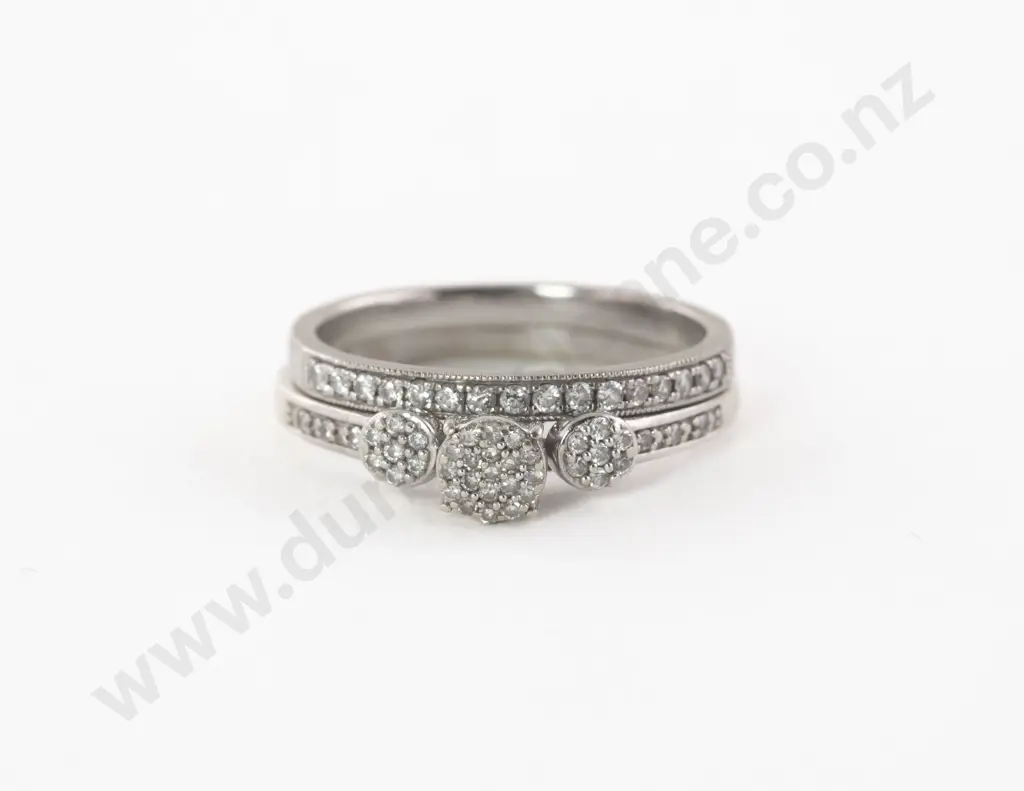 9ct White Gold 39Stone Diamond Cluster Ring Image 1++