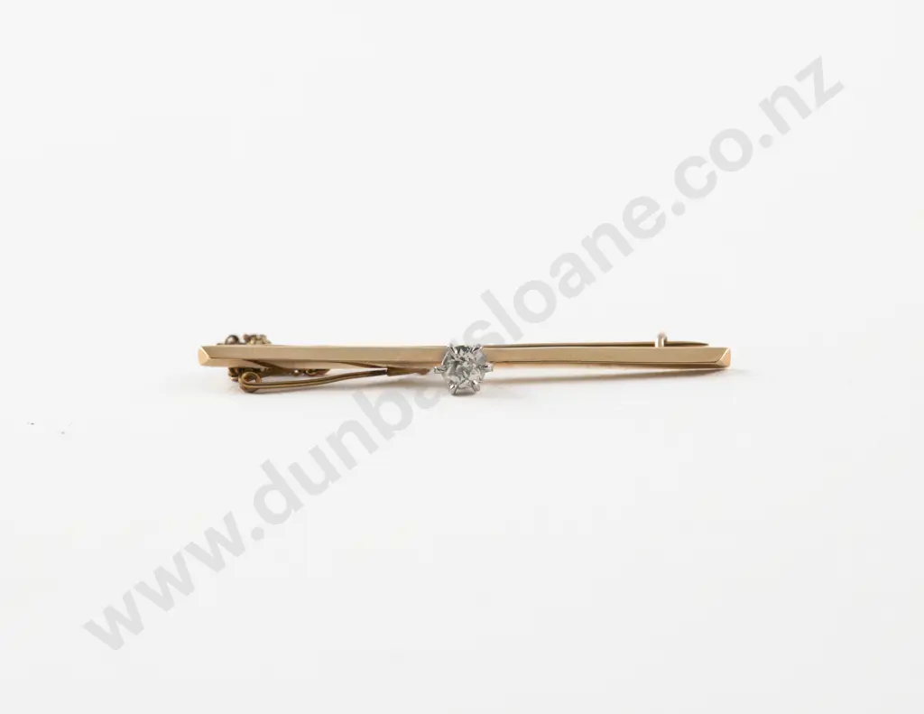 14ct Solitaire Diamond Bar Brooch Image 1++