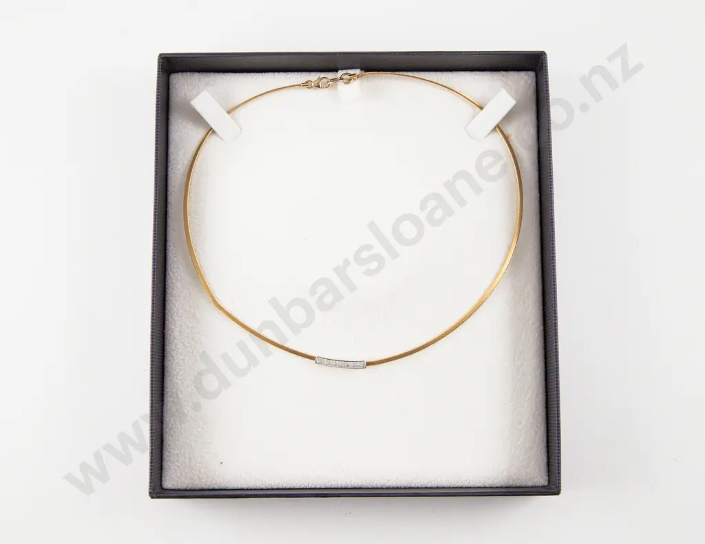 14ct White Gold 31Stone Diamond Pendant Image 1++