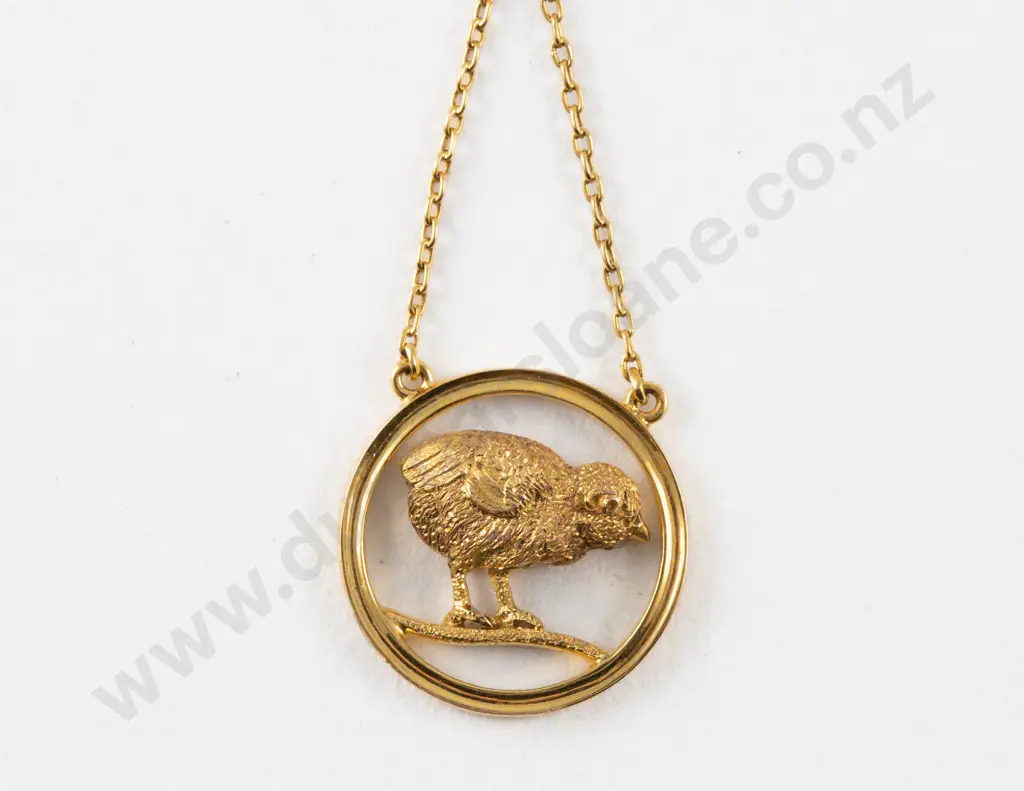 9ct Chick Pendant on 9ct Fancy Link Neck Chain Image 1++