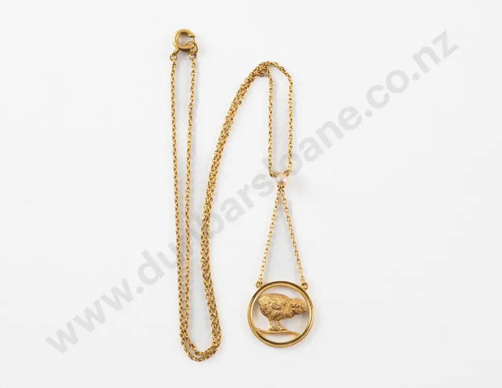9ct Chick Pendant on 9ct Fancy Link Neck Chain Image 1++