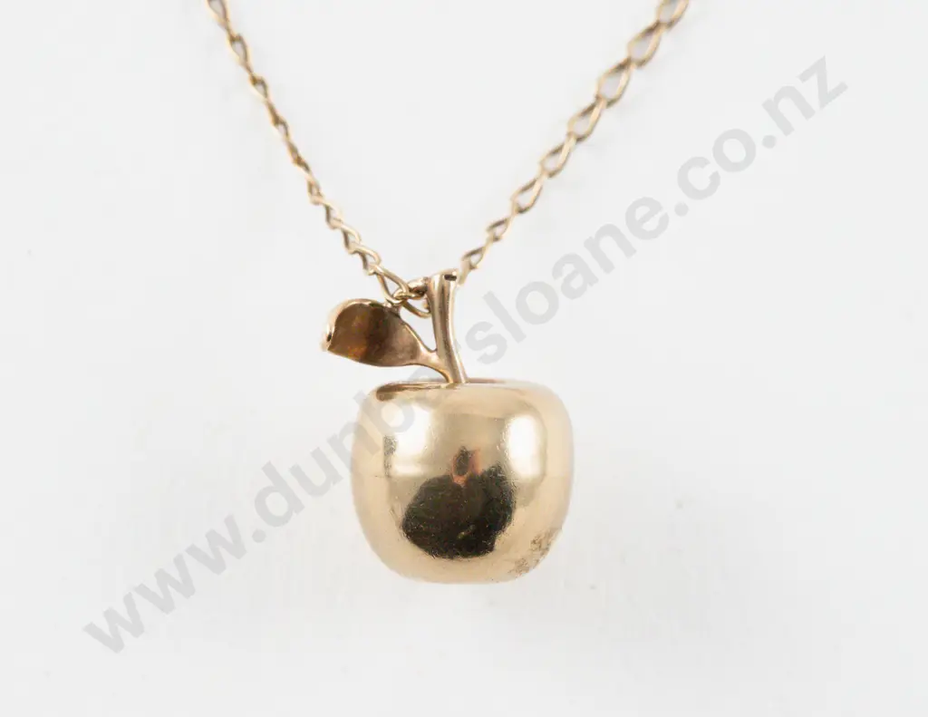 9ct Gold Apple Pendant Image 1++
