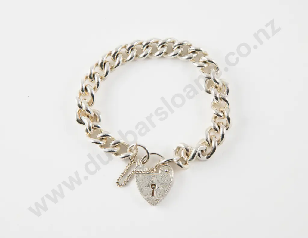 S/S Trace Link Bracelet with Heart Padlock Clasp Image 1++