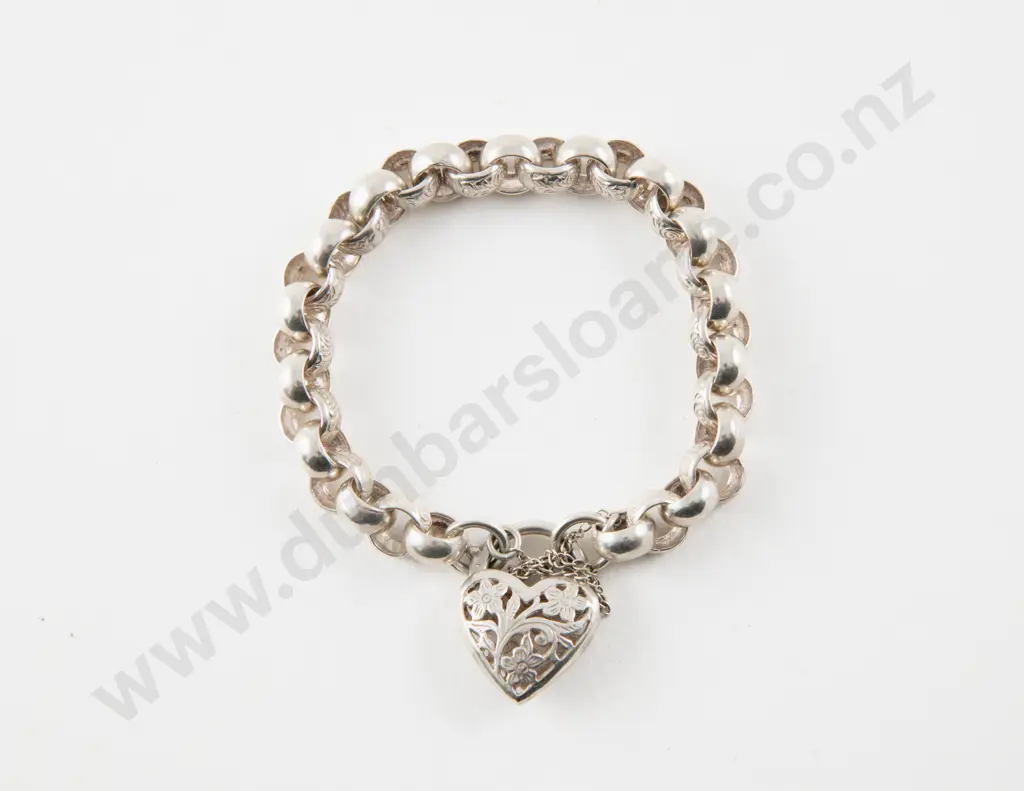 S/S Trace Link Bracelet with Heart Padlock Clasp Image 1++