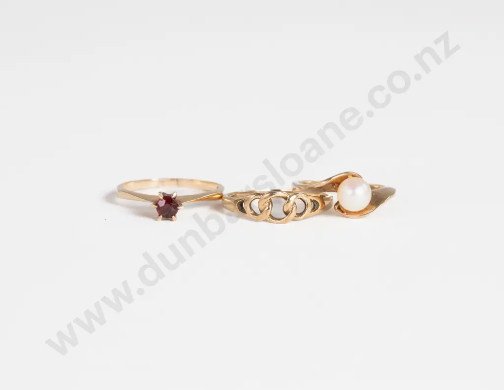 9ct Single Stone Garnet Ring Image 1++