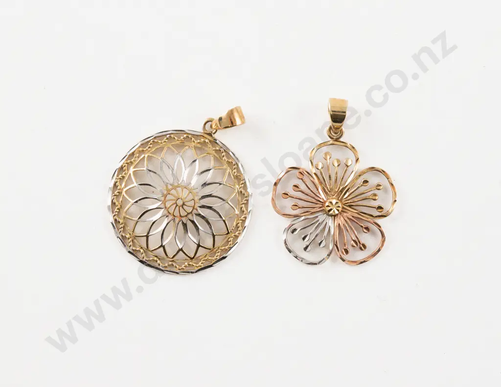 10ct Tri-Colour Floral Pendant Image 1++