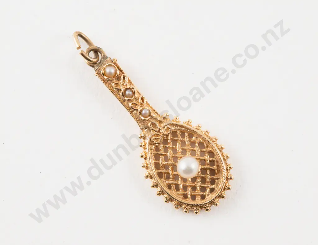 14ct Pearl Tennis Bat Pendant Image 1++