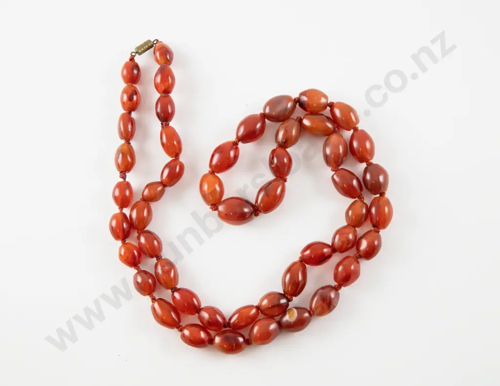 Early C20th Carnelain Single Strand Slightly Graduated Bead Necklace Image 1++