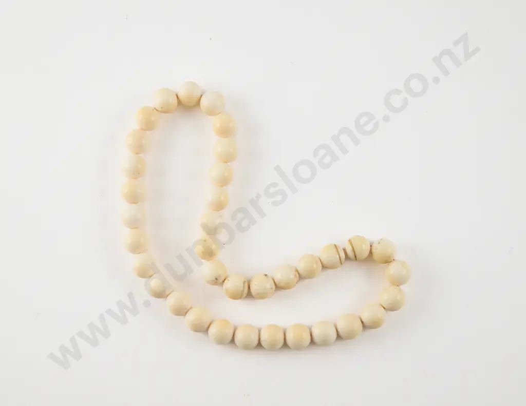 Vintage Single Strand Ivory Beaded Necklace Image 1++
