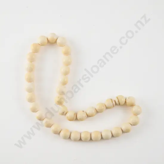 Vintage Single Strand Ivory Beaded Necklace