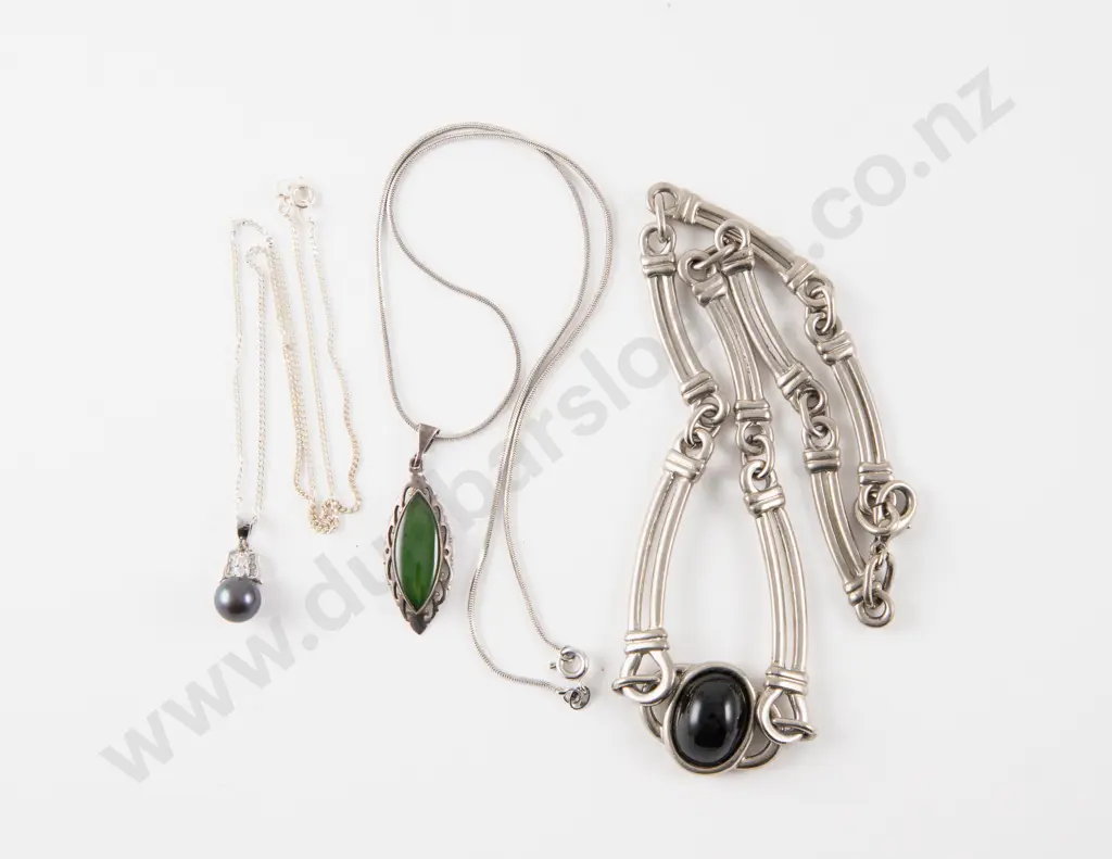 S/S Single Cultured Pearl and Cubic Zirconia Pendant Image 1++