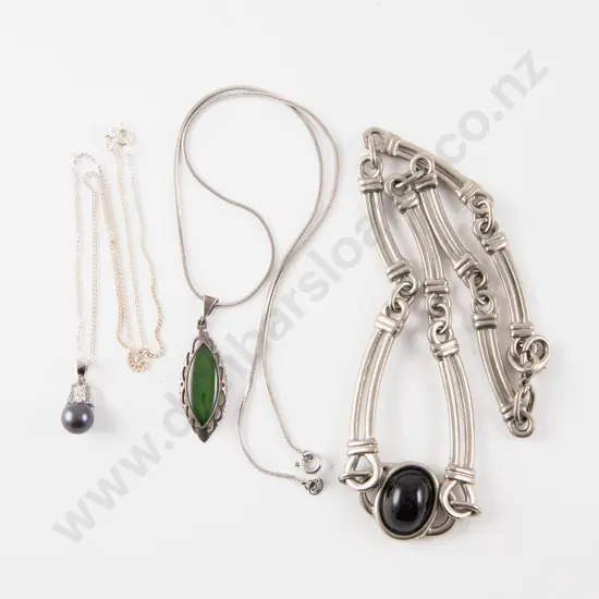 S/S Single Cultured Pearl and Cubic Zirconia Pendant