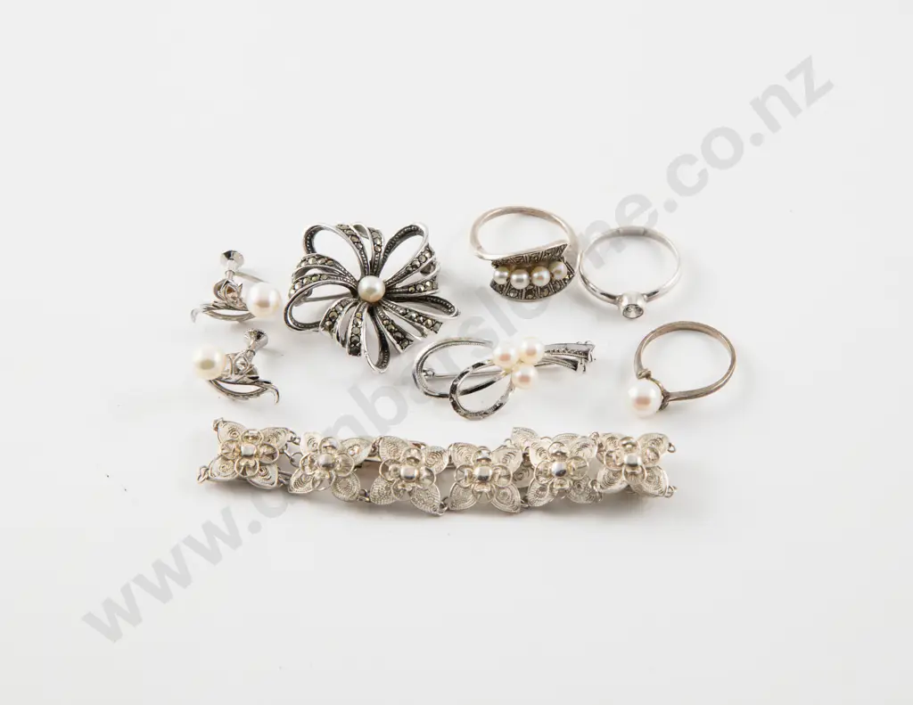 Collection of Assorted S/S Pearl Marcasite and Filigree Jewellery Image 1++