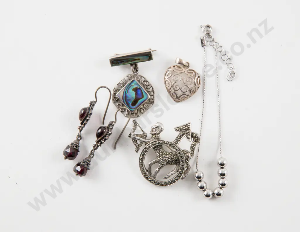 Collection of Assorted Sterling Silver Jewellery Image 1++