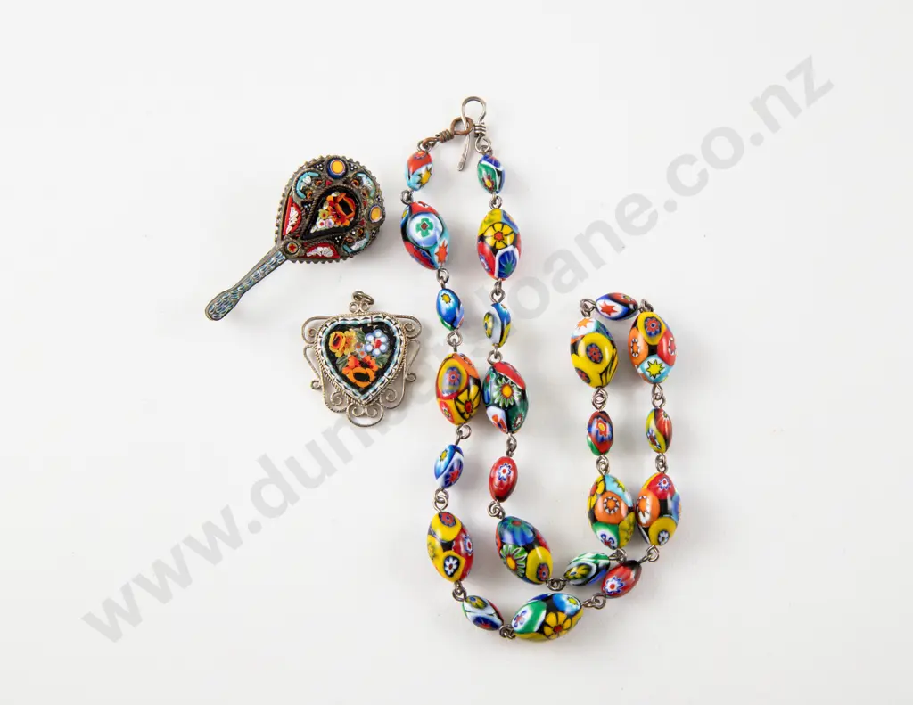 Vintage Single Strand Graduated Venetian Bead Necklace Image 1++