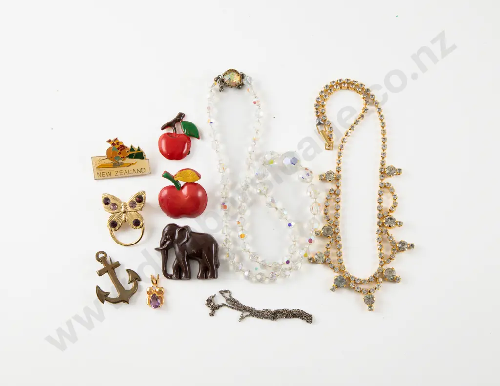 Vintage Single Strand Crystal Bead Necklace Image 1++