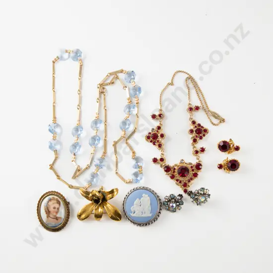 Collection of Assorted Vintage and Costume Jewellery