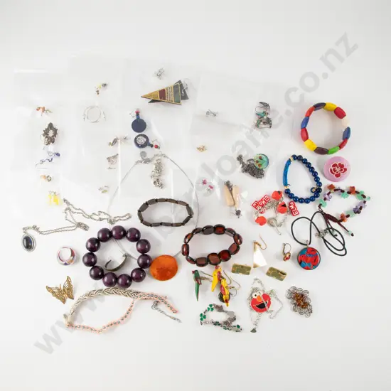 Collection of Assorted Costume Jewellery