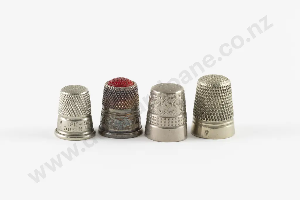 Thimble Guild Hand Crafted Silver Thimble Image 1++