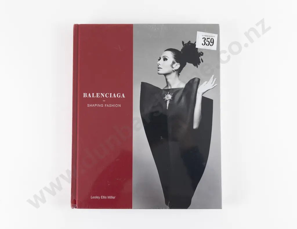 Balenciaga - Shaping Fashion by Lesley Ellis Miller Image 1++